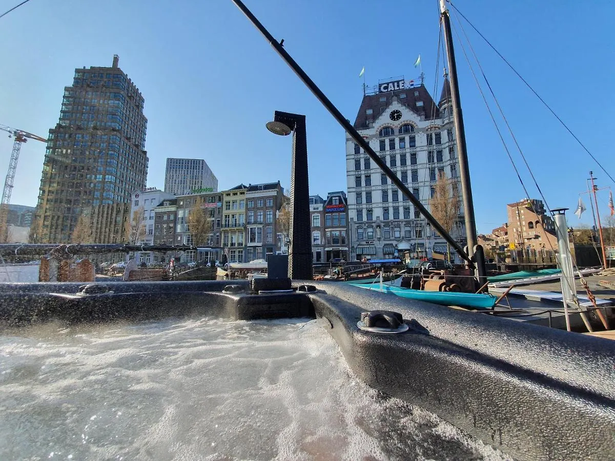 Botel Hotel De Coaster & Aquarium Ponton Rotterdam