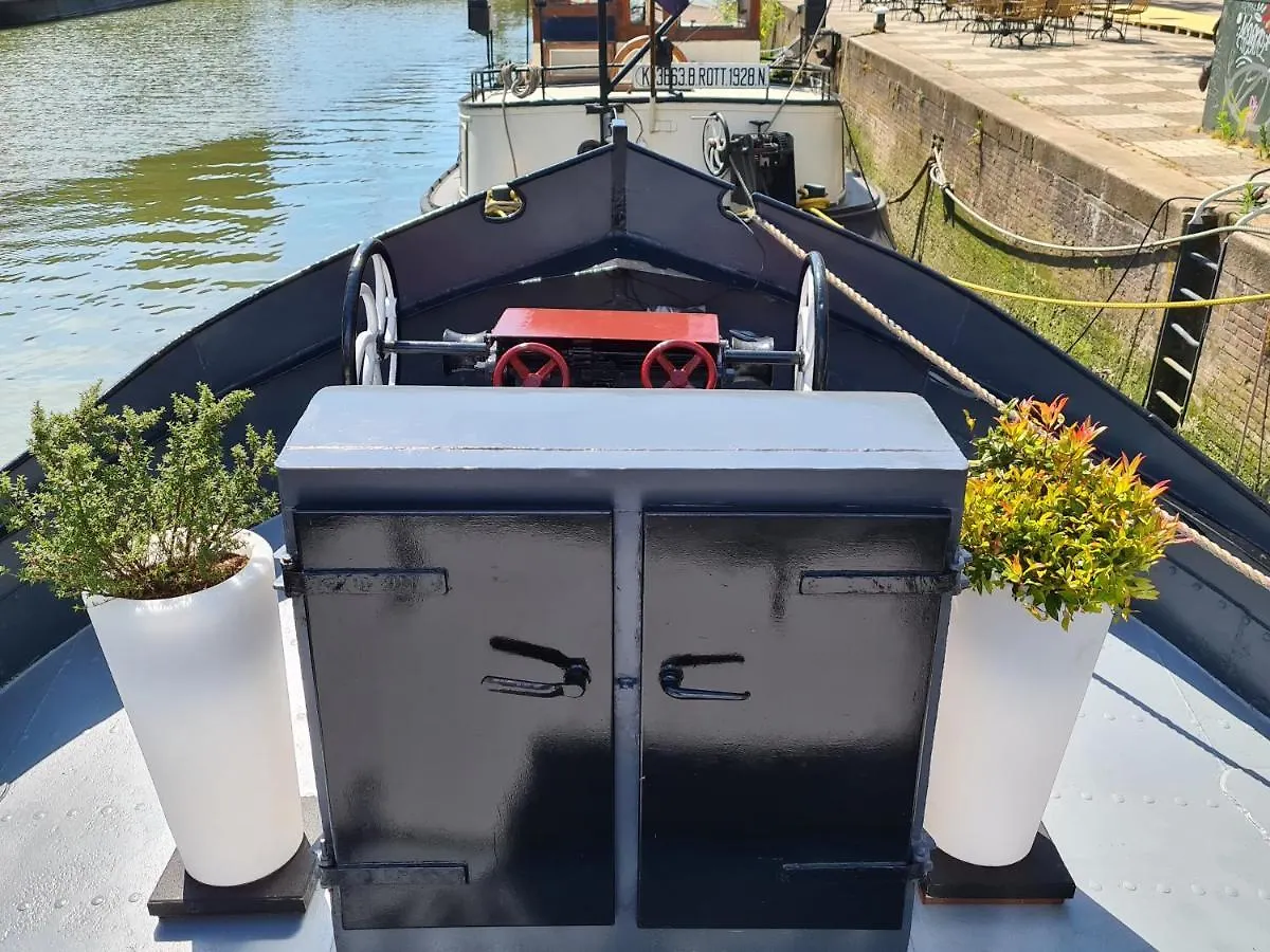 Botel Hotel De Coaster & Aquarium Ponton Rotterdam