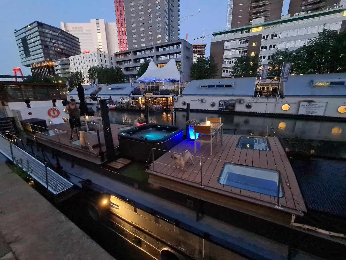 Hotel De Coaster & Aquarium Ponton Rotterdam Botel